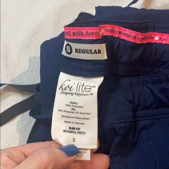 Barely worn Koi Lite Scrub Pants. - Picture 4 of 4